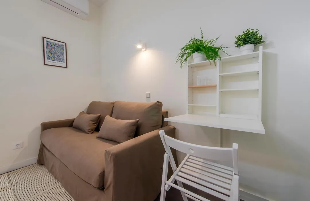 Sunny Apt para 3pax en Plena Plaza de Chueca-1
