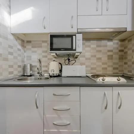 Sunny Apt para 3pax en Plena Plaza de Chueca-3